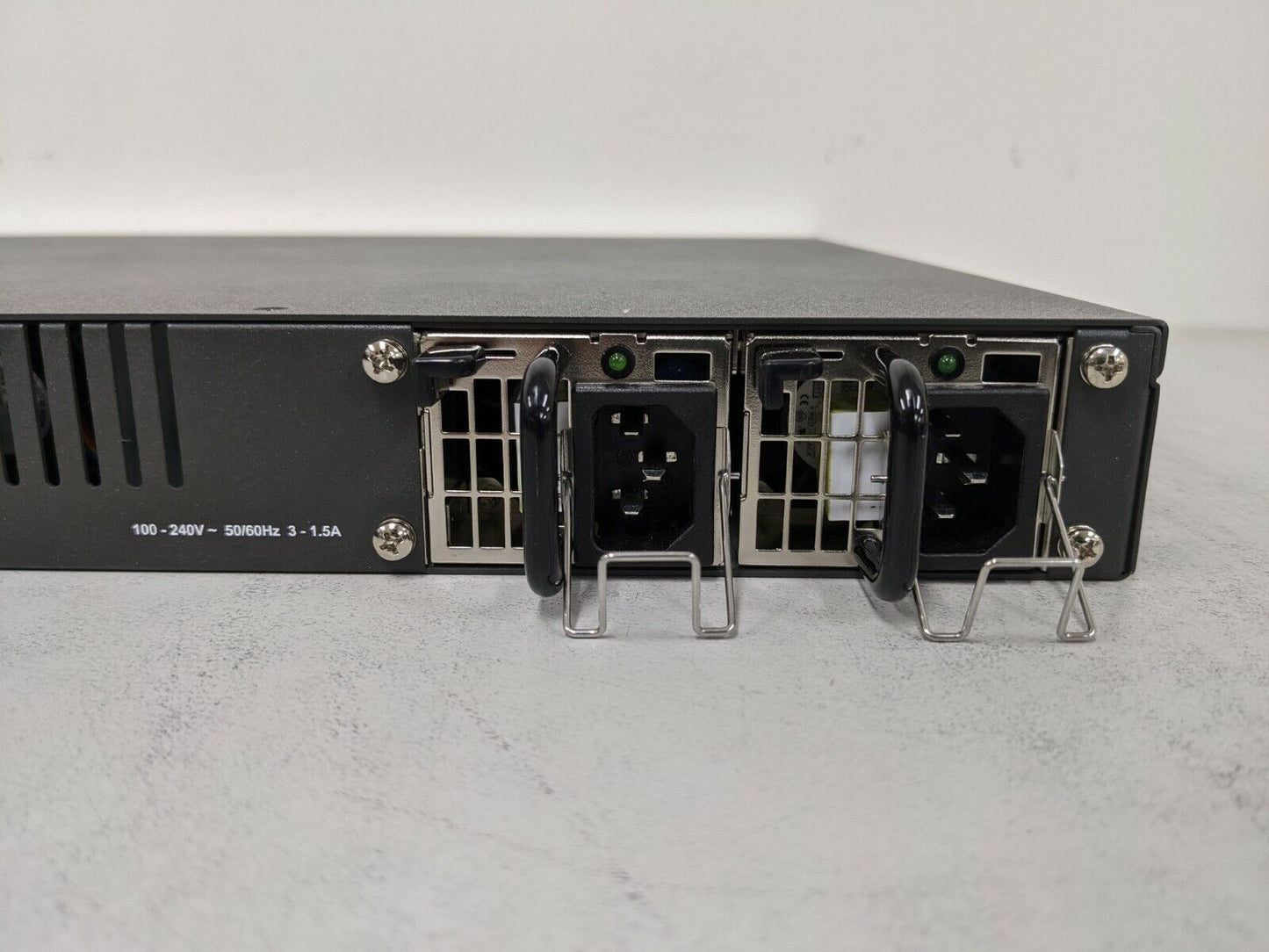 Riverbed SteelConnect SDI-1030-B010 VPN Gateway Switch w/ Rails and Box