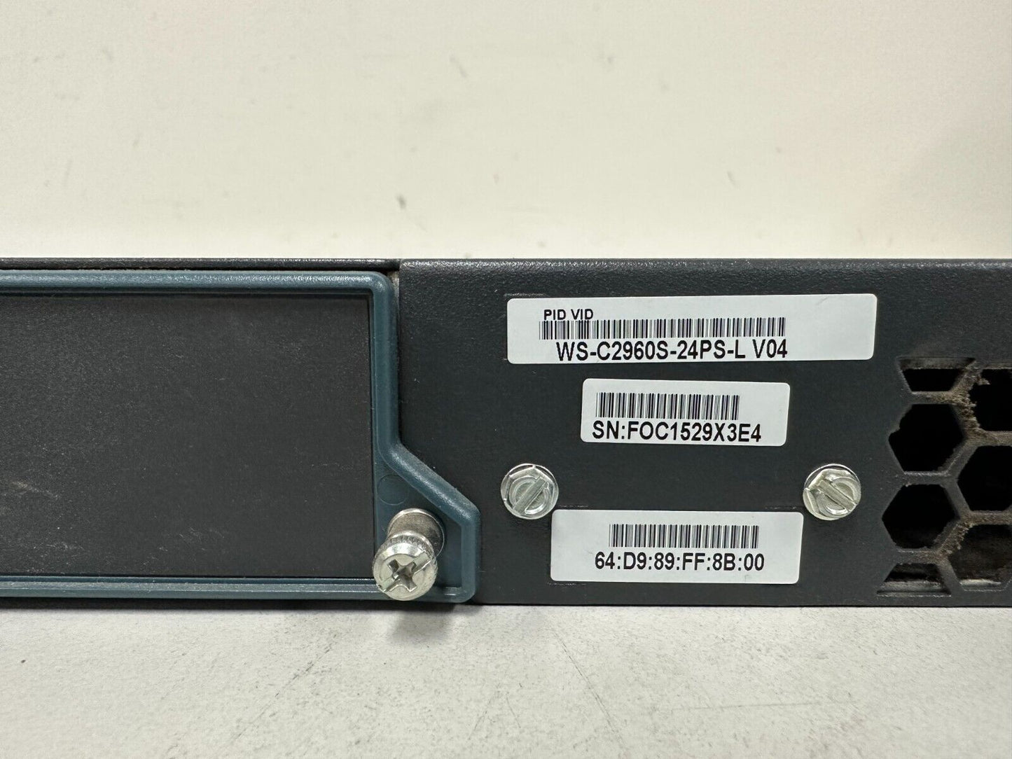 Cisco WS-C2960S-24PS-L Catalyst 24 Gigabit PoE Switch with Rack Mount Brackets