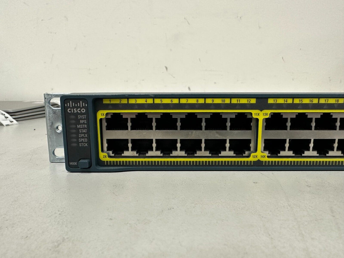 Cisco WS-C2960S-48TS-L Catalyst 48 Gigabit PoE Switch with Rack Mount Brackets