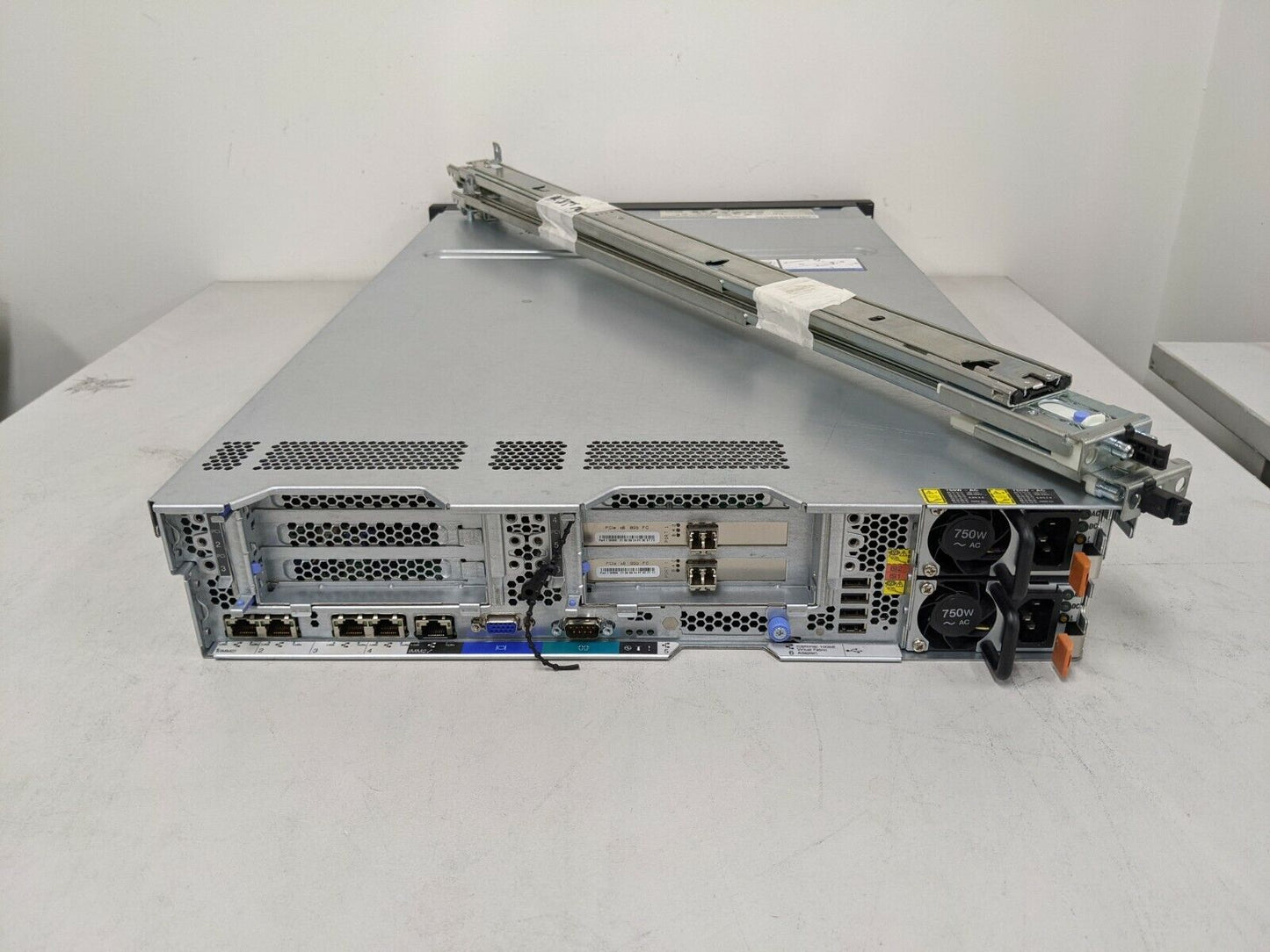 IBM X3650 M4 Server 2x E5-2640 12C 192GB RAM 6x 256GB 2x 512GB SSD M5110e Ctr