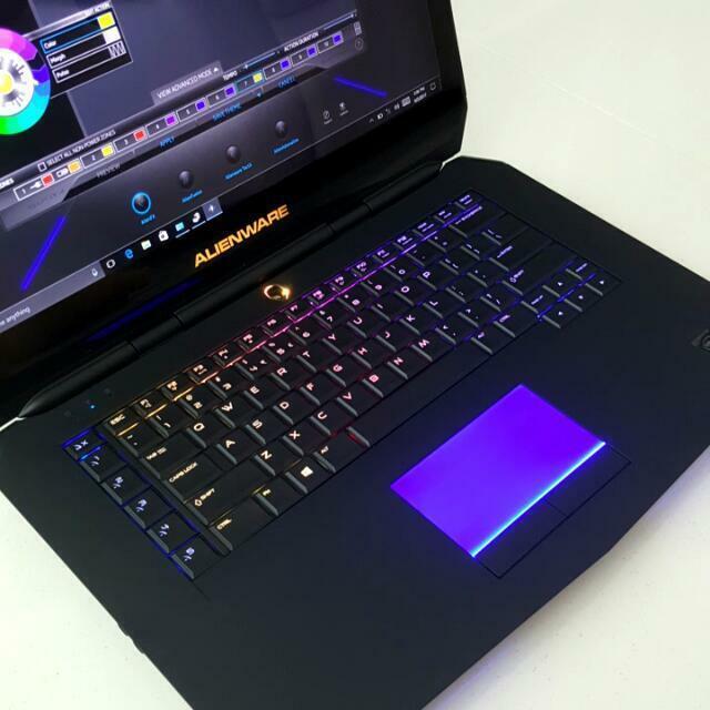 Alienware 17 R2 i7-4720HQ @2.6 16GB RAM 128GB SSD 1TB HDD Win 10 FHD GTX 970M
