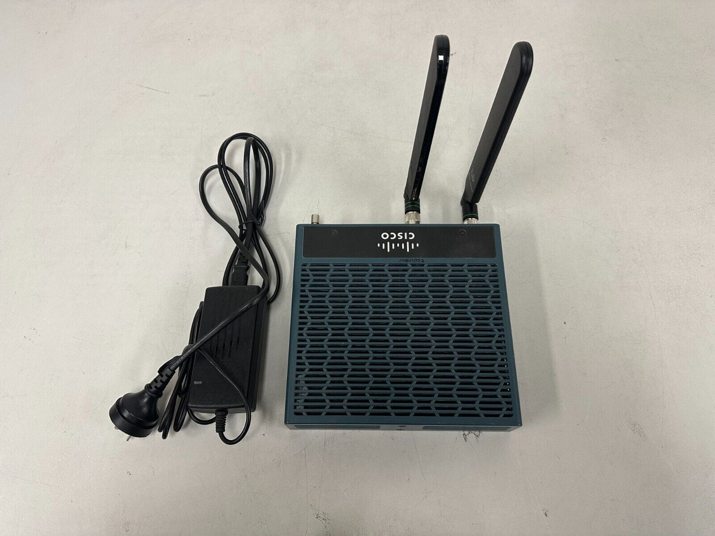 Cisco C819G-4G-G-K9 Cisco 810 Series 4G LTE Router Global 800/900/1800/2100/2600