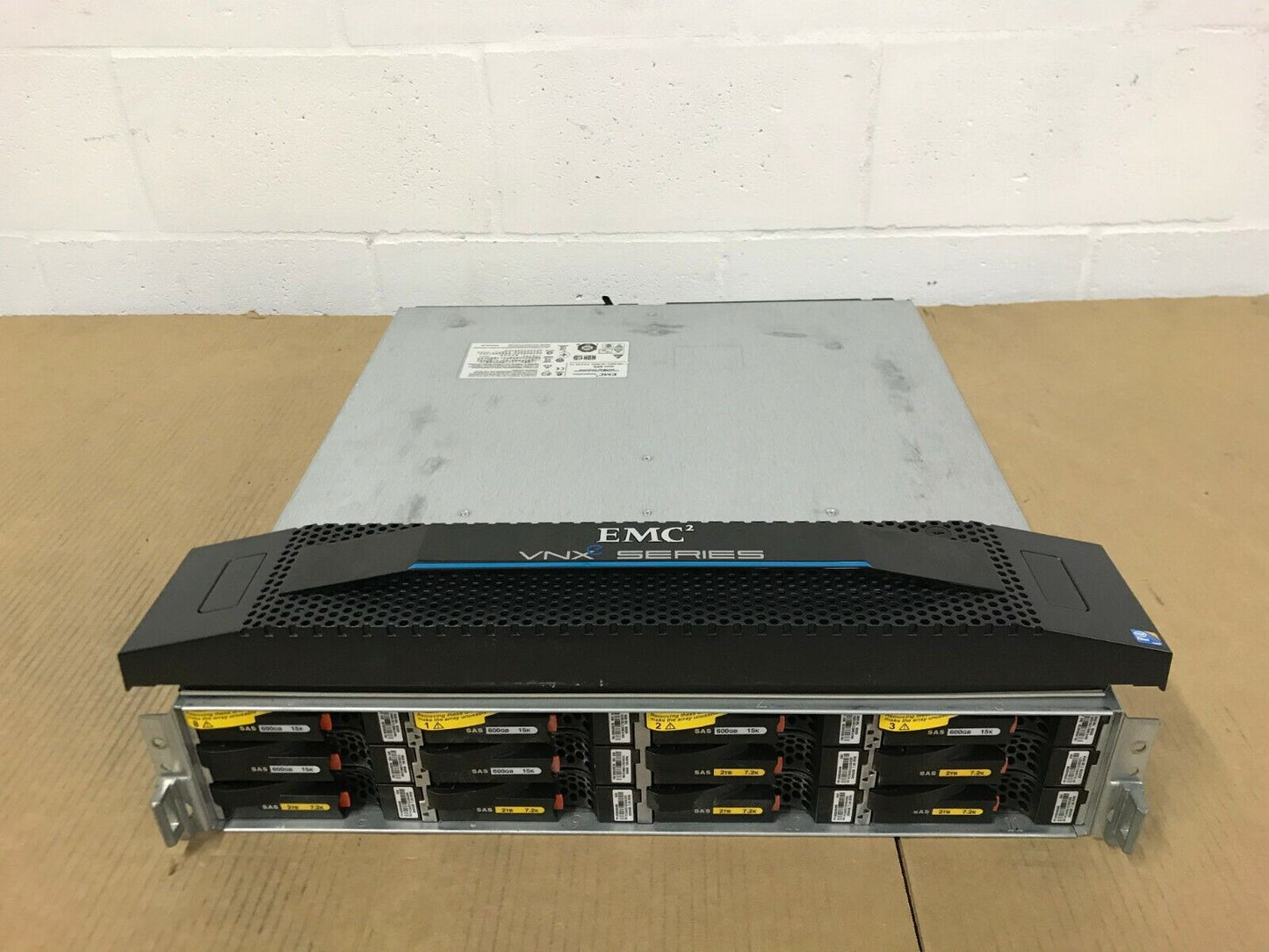 EMC VNXe3150 4 x 600GB 15K Flare 2x 600GB 005049039 6x 2TB SAS 7.2k 005049498