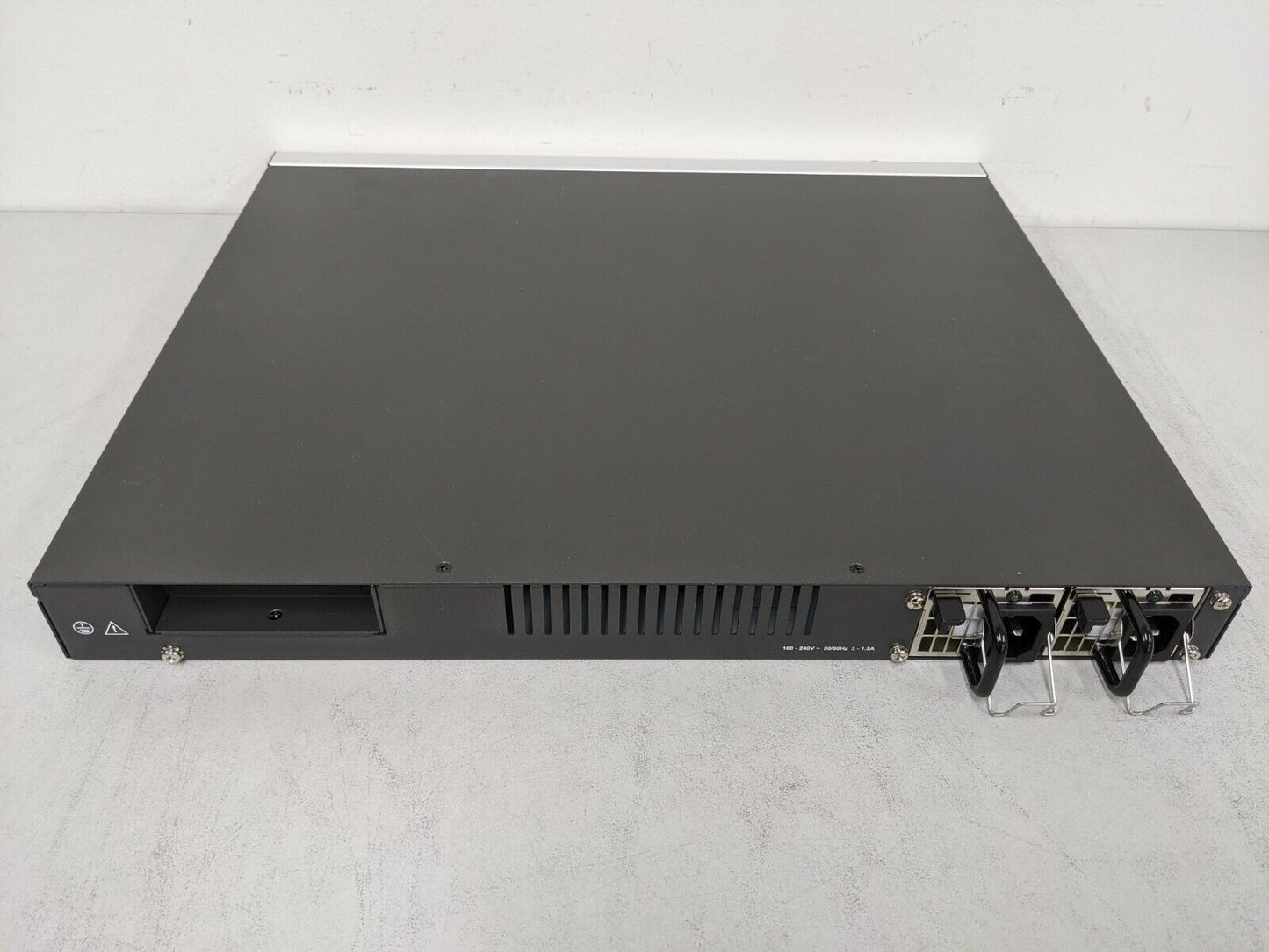 Riverbed SteelConnect SDI-1030-B010 VPN Gateway Switch w/ Rails and Box