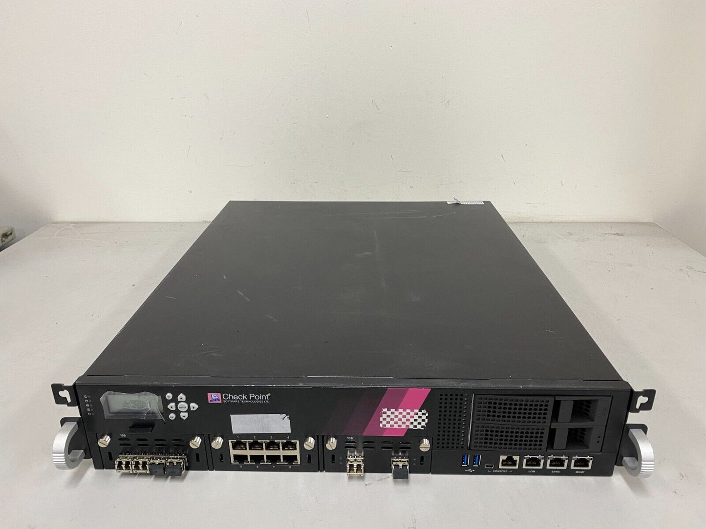 Check Point 15600 Appliance Security Gateway 10GB SFP - Hardware only