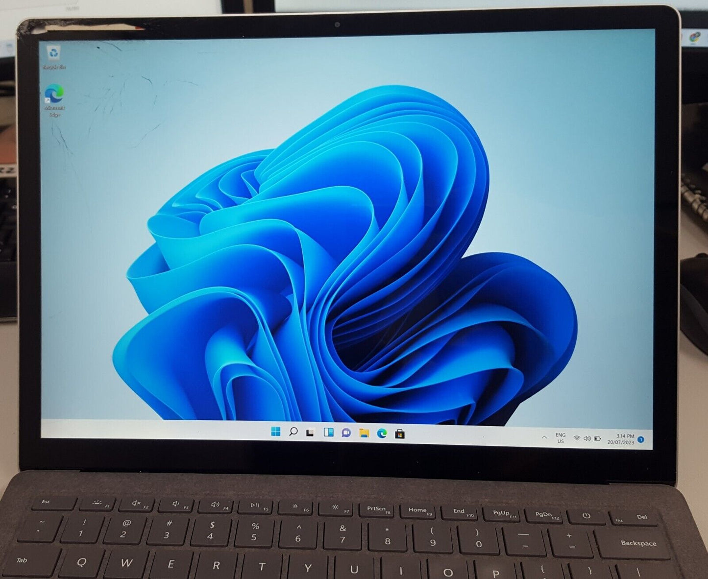 Microsoft Surface Laptop 3 i7-1065G7 @1.3 16GB RAM 256GB SSD Win 11 Pro Touch C
