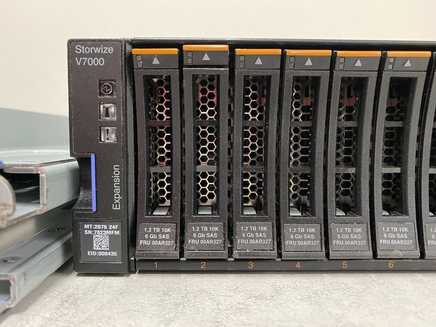 IBM Storwize V7000 Gen 2 Expansion 2076-24F 24 x 00AR327 1.2TB 10K 6Gb SAS HDD