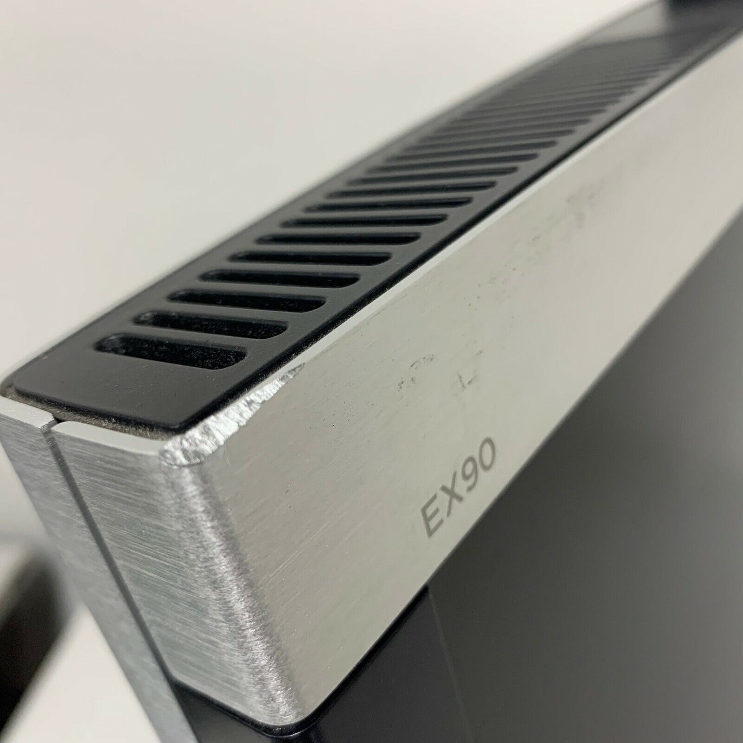CISCO TelePresence EX90 CTS-EX90-K9 24" CTS-CTRL-DV8 Video Conferencing System