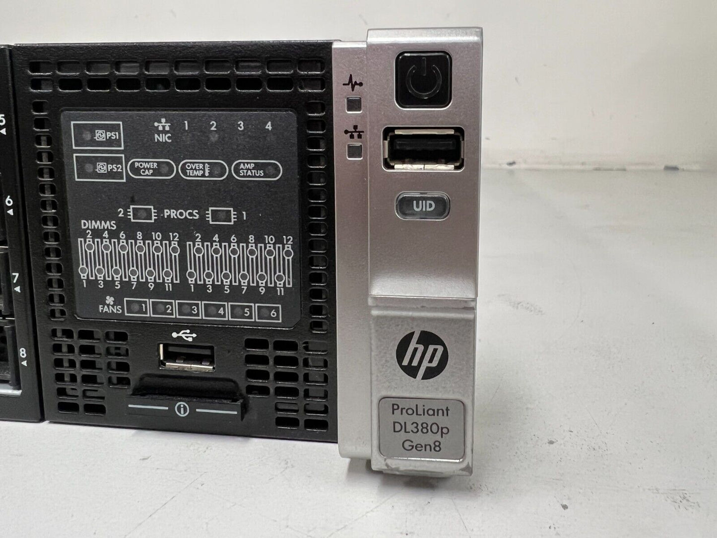 HP DL380p G8 Server 2x CPU Xeon E5-2665 @2.40GHz 256GB RAM P420i 4x 300GB SAS HD