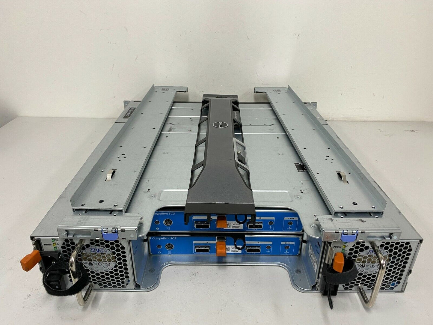 Dell Compellent SC220 Expansion 15x 900GB 10K SAS HDD 2x Controller 2x PSU Rail