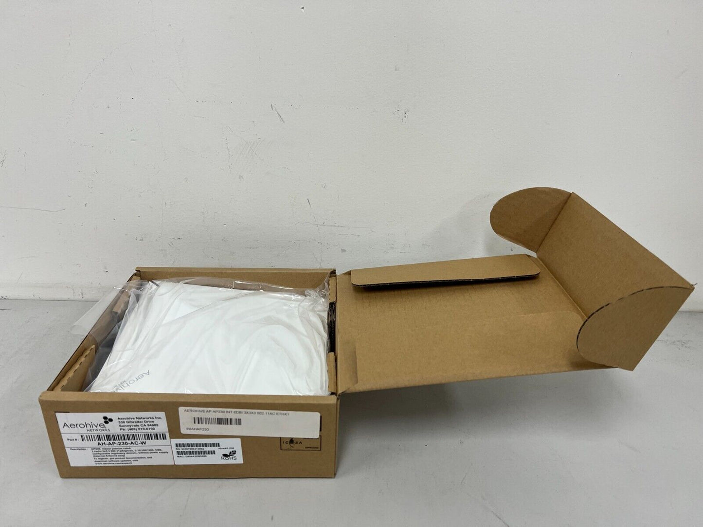 Aerohive Extreme Networks Access Point AP230 AH-AP-230-AC-W with wall Mount