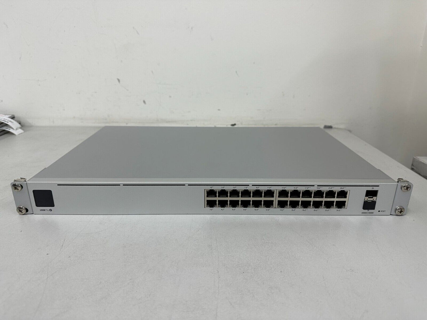 Ubiquiti UniFi Network Switch USW Pro 24 PoE USW-Pro-24-PoE Managed Gigabit