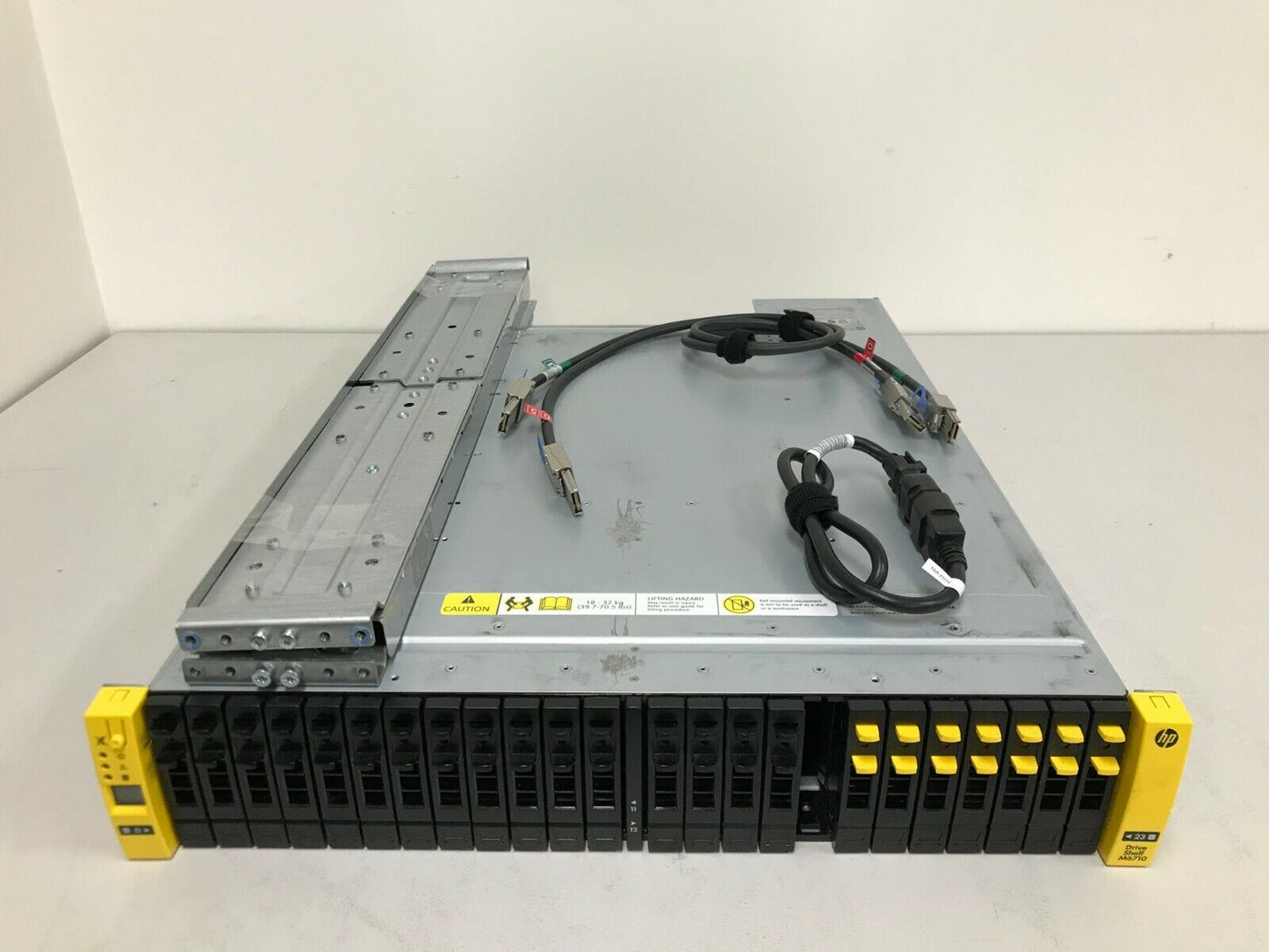 HP 3PAR M6710 24-Bay SFF 2.5" 2U SAS QR490A Rails 2x IO 2x 408766-001