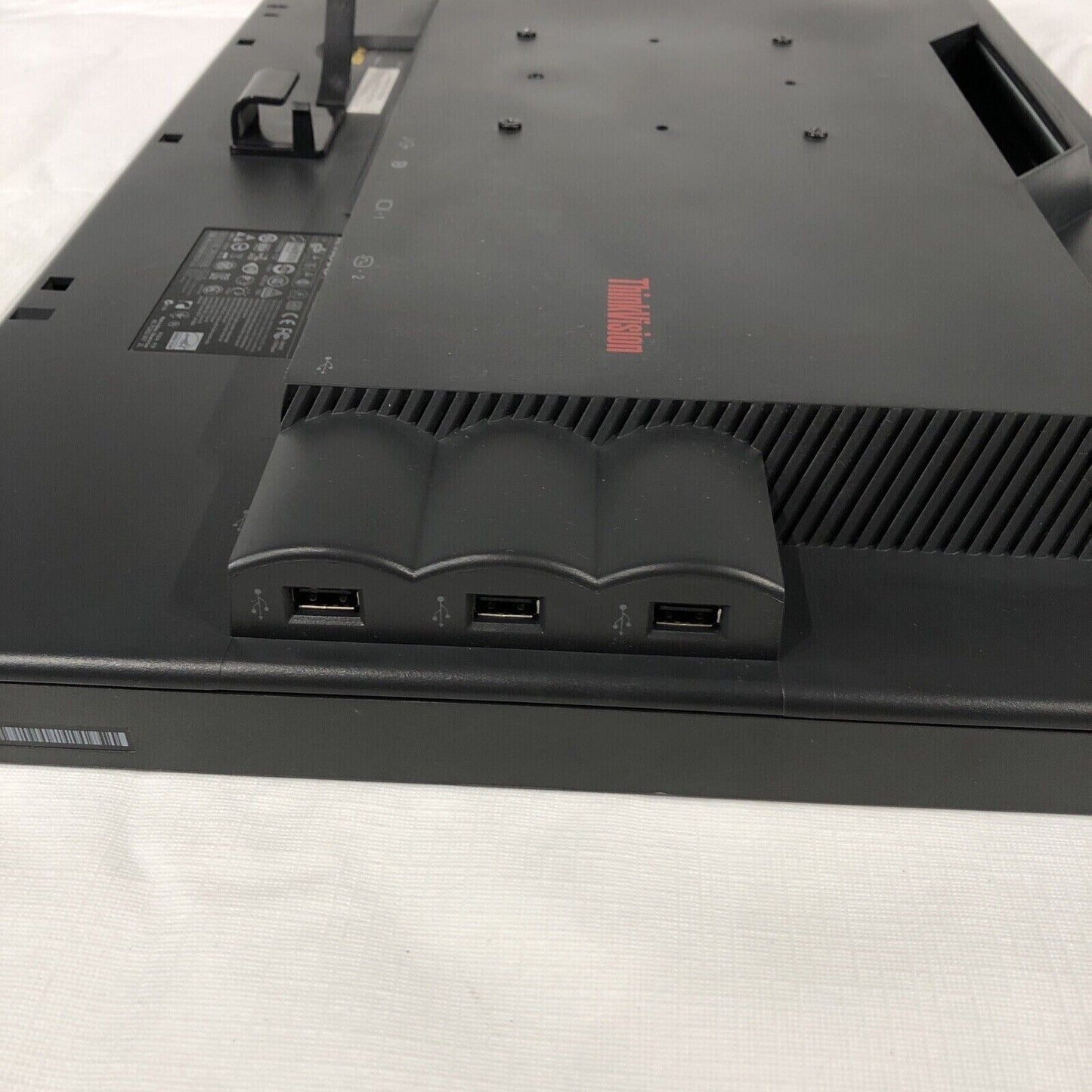 Lenovo ThinkVision LT2452pwC 24" LED-Backlit LCD Monitor DVI VGA DP