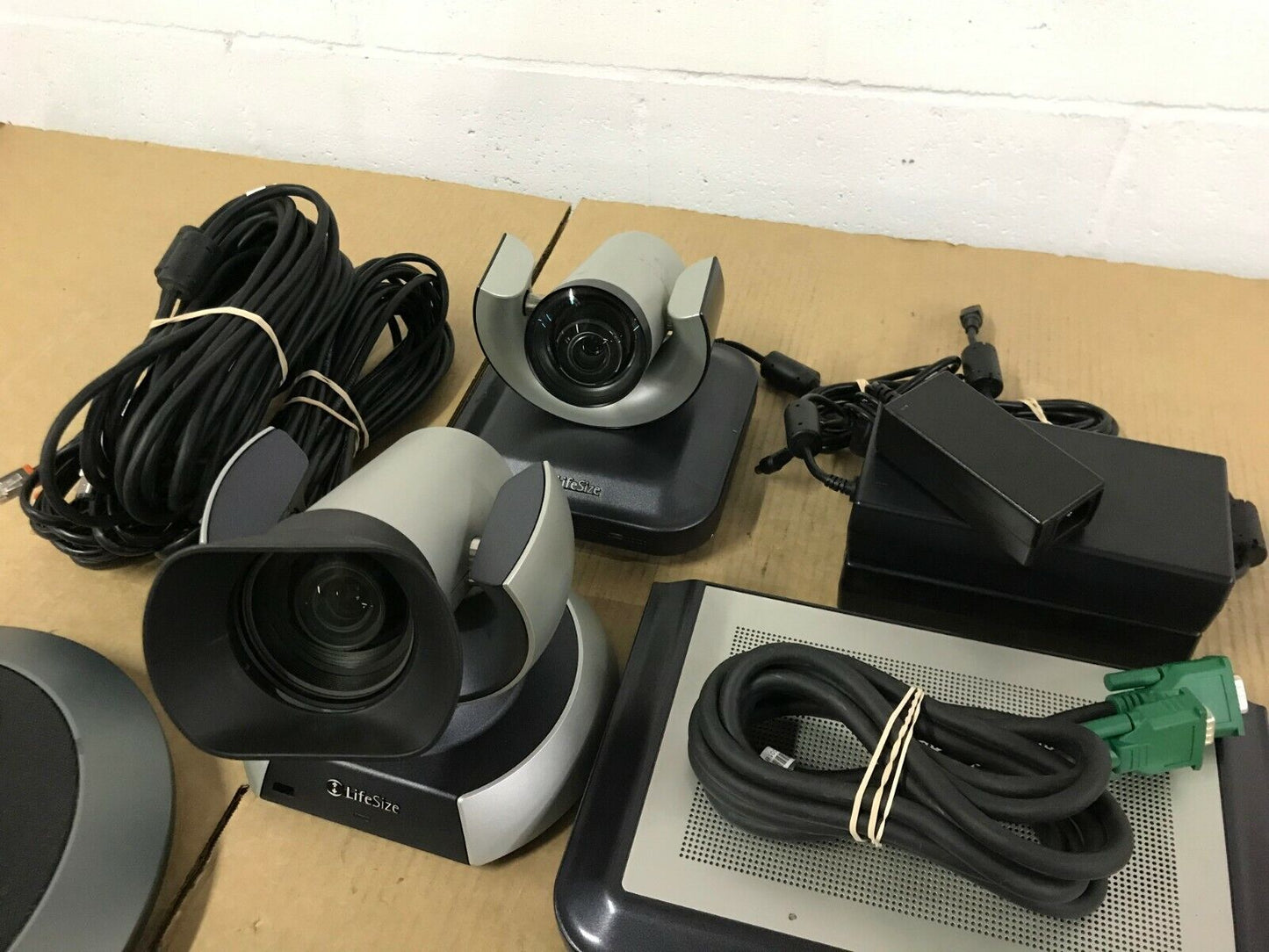LifeSize HD Video Conferencing System LFZ-018 LFZ-006 LFZ-019 LFZ-021 Remote