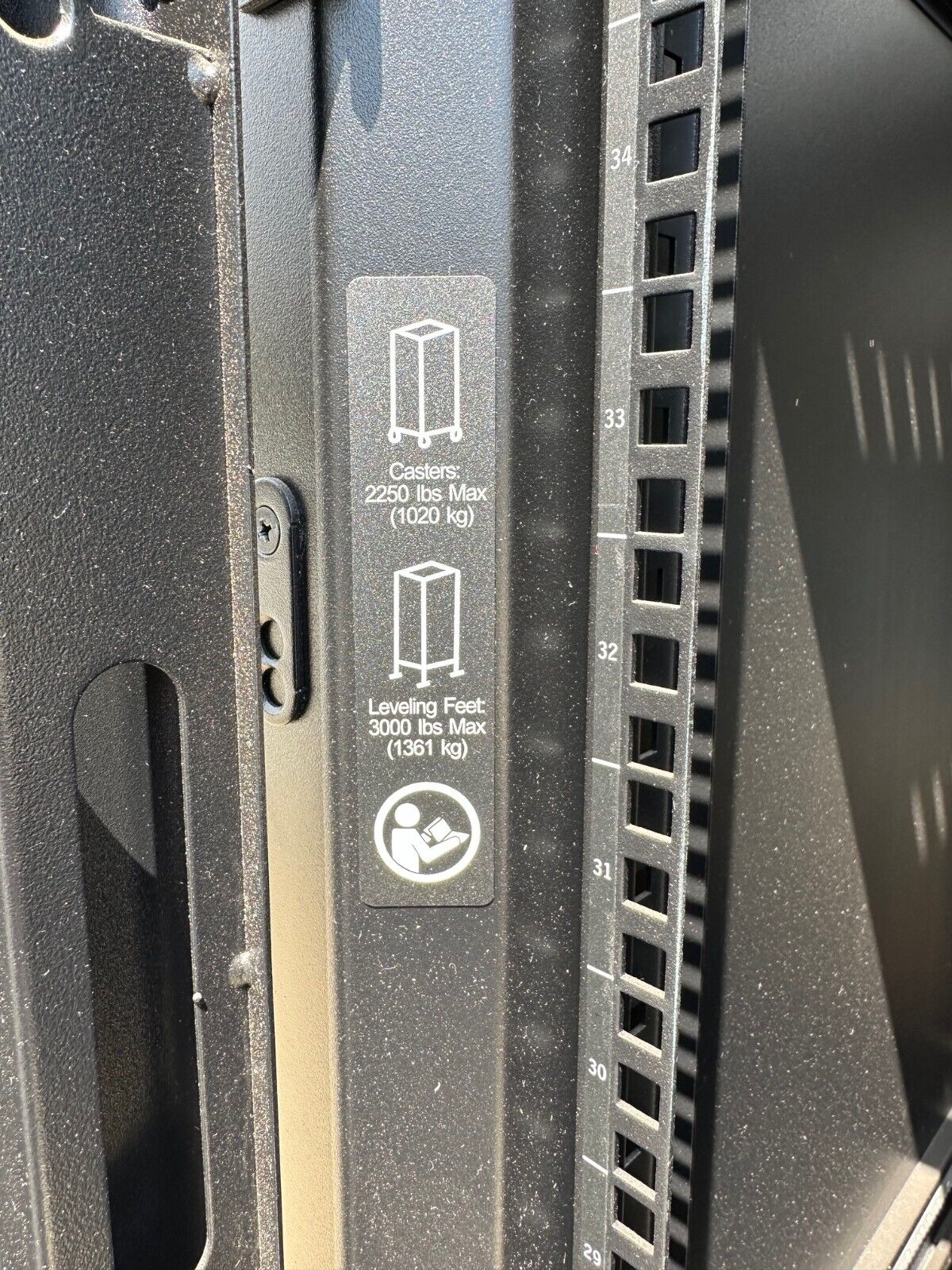 APC NetShelter SX 48RU Server Rack Locakable Cabinet 1070x600x1900mm