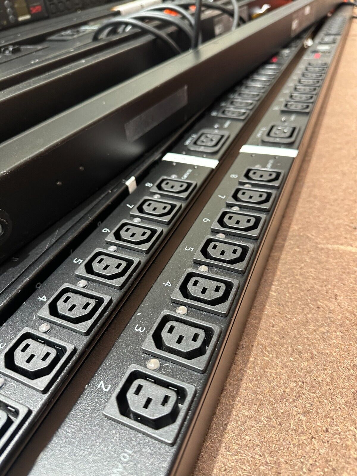 APC AP7952 Power Distribtion Unit 16A 230V 21x C13 3x C19